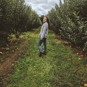 Meet your Posher, Leah